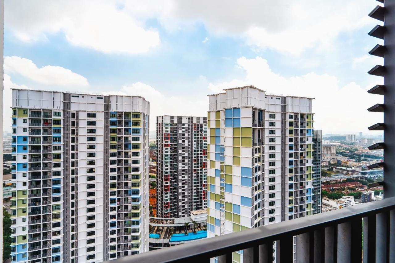 Hostahome Suites At I-City, Central Mall Шах-Алам Экстерьер фото